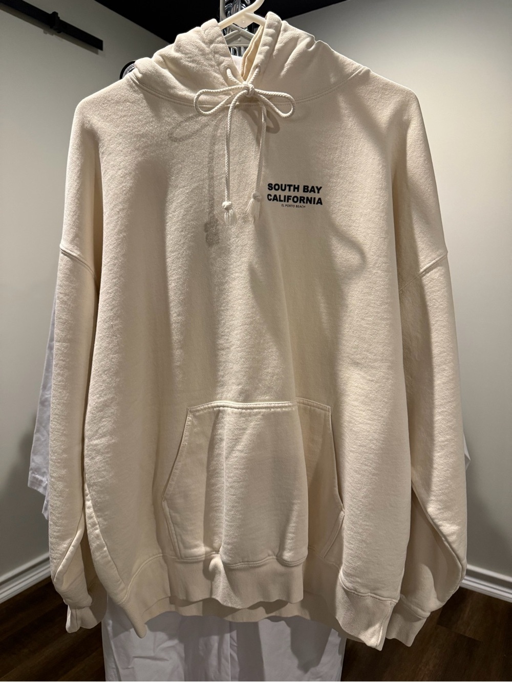 Brandy Melville / John Galt
South Bay Hoodie - Picture 6 of 8